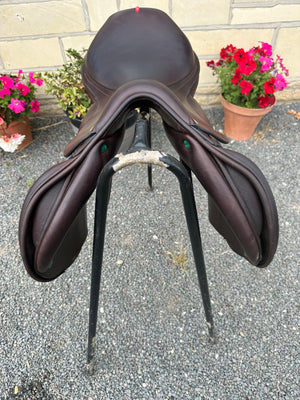 Equipe Synergy Jump Saddle 17.5” +2.5 width Brown used