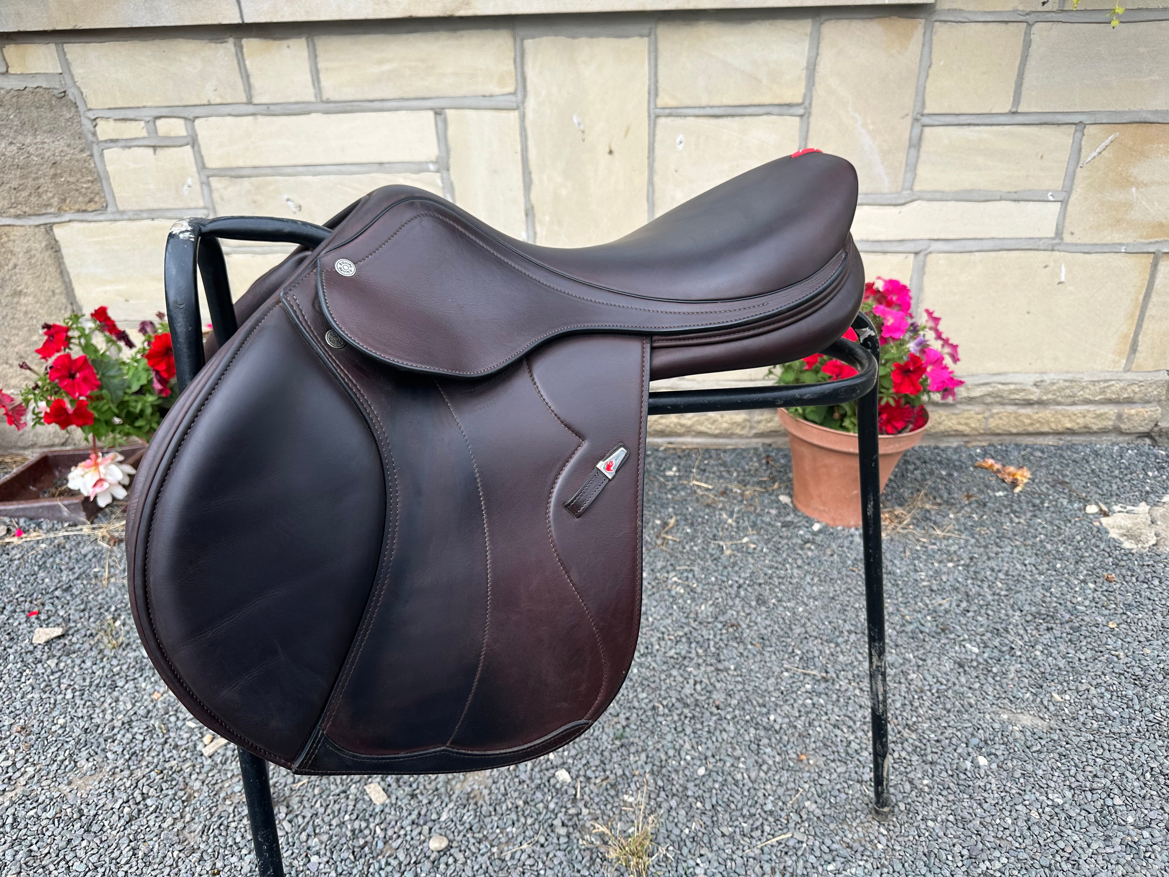 Equipe Synergy Jump Saddle 17.5” +2.5 width Brown used