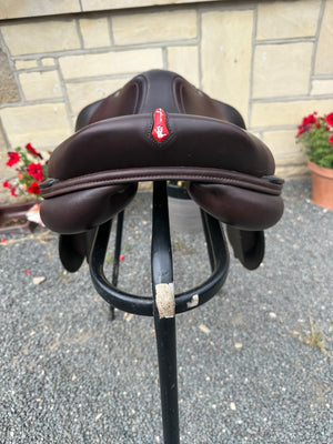 Equipe Synergy Jump Saddle 17.5” +2.5 width Brown used