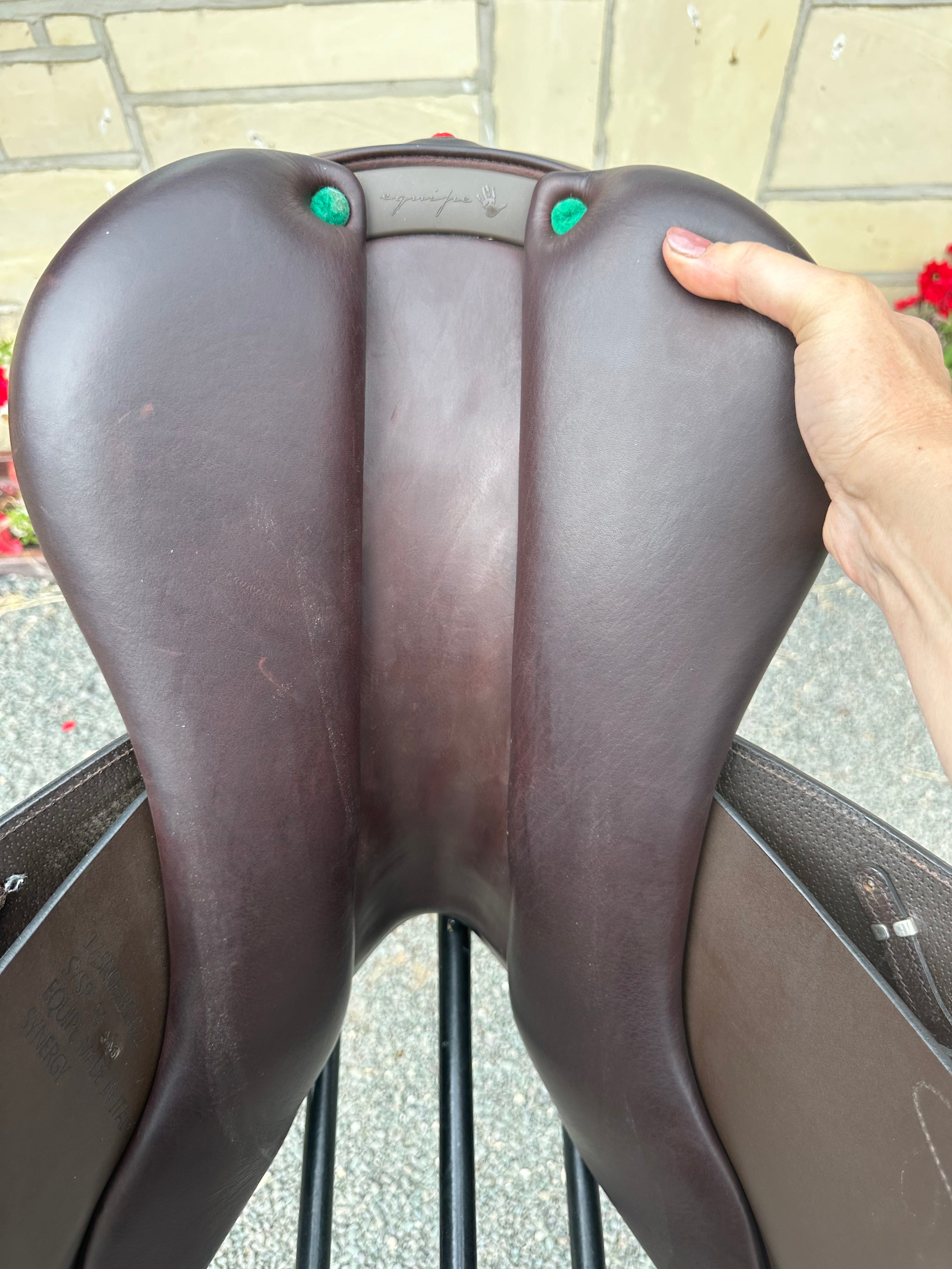 Equipe Synergy Jump Saddle 17.5” +2.5 width Brown used