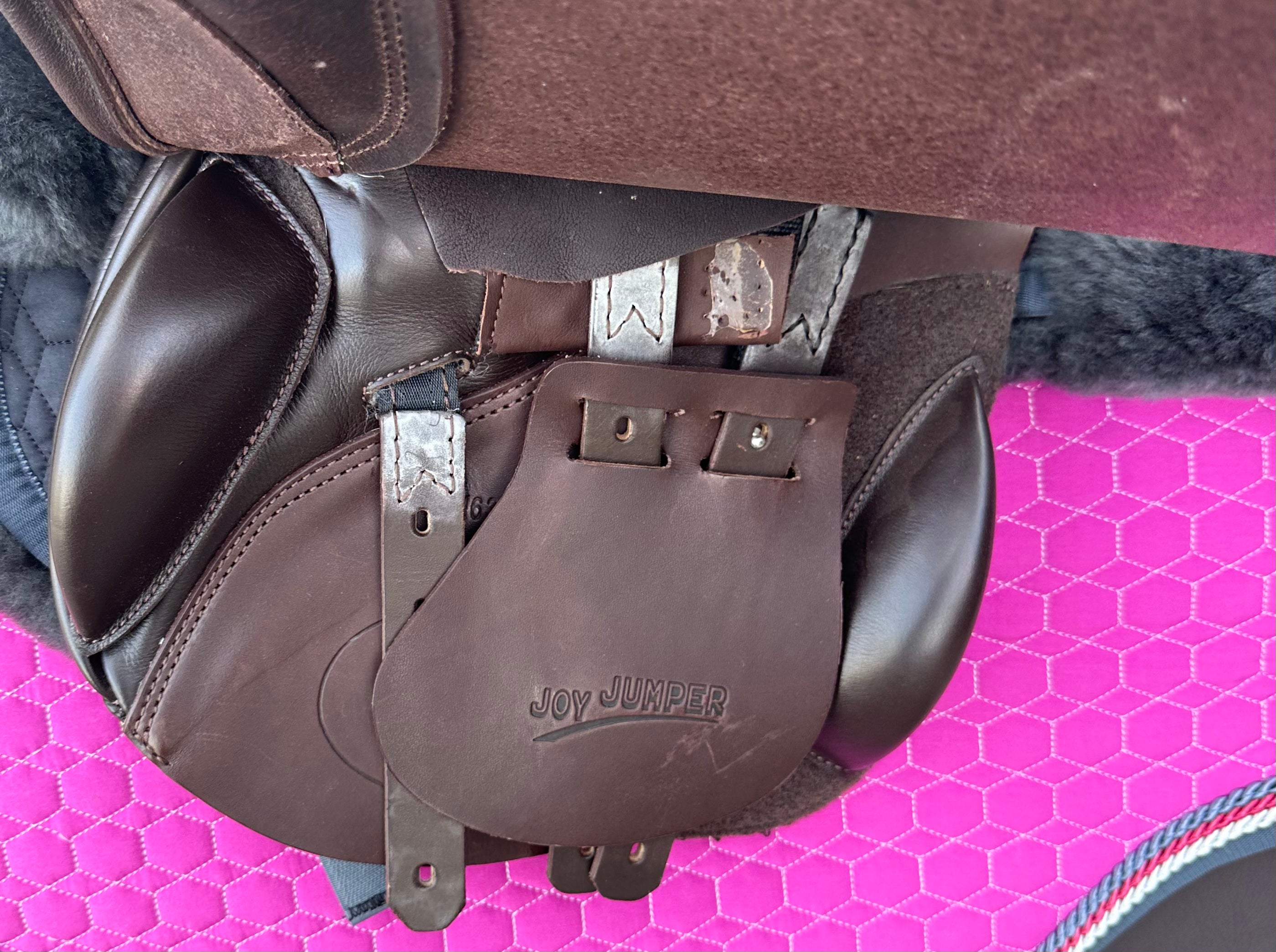 Prestige Joy Jumper Double Flap Jumping Saddle 1634 Tobacco Calfskin Ex demo with full warranty.