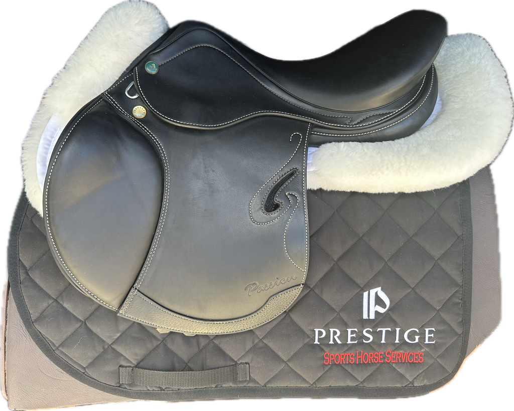 Prestige Passion Jumping Saddle 1733 Black calfskin. Used