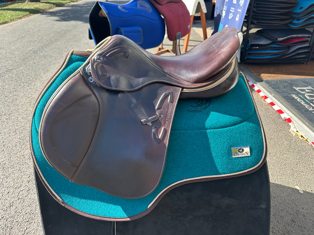 Prestige Michel Robert Jumping Saddle 1735 Used