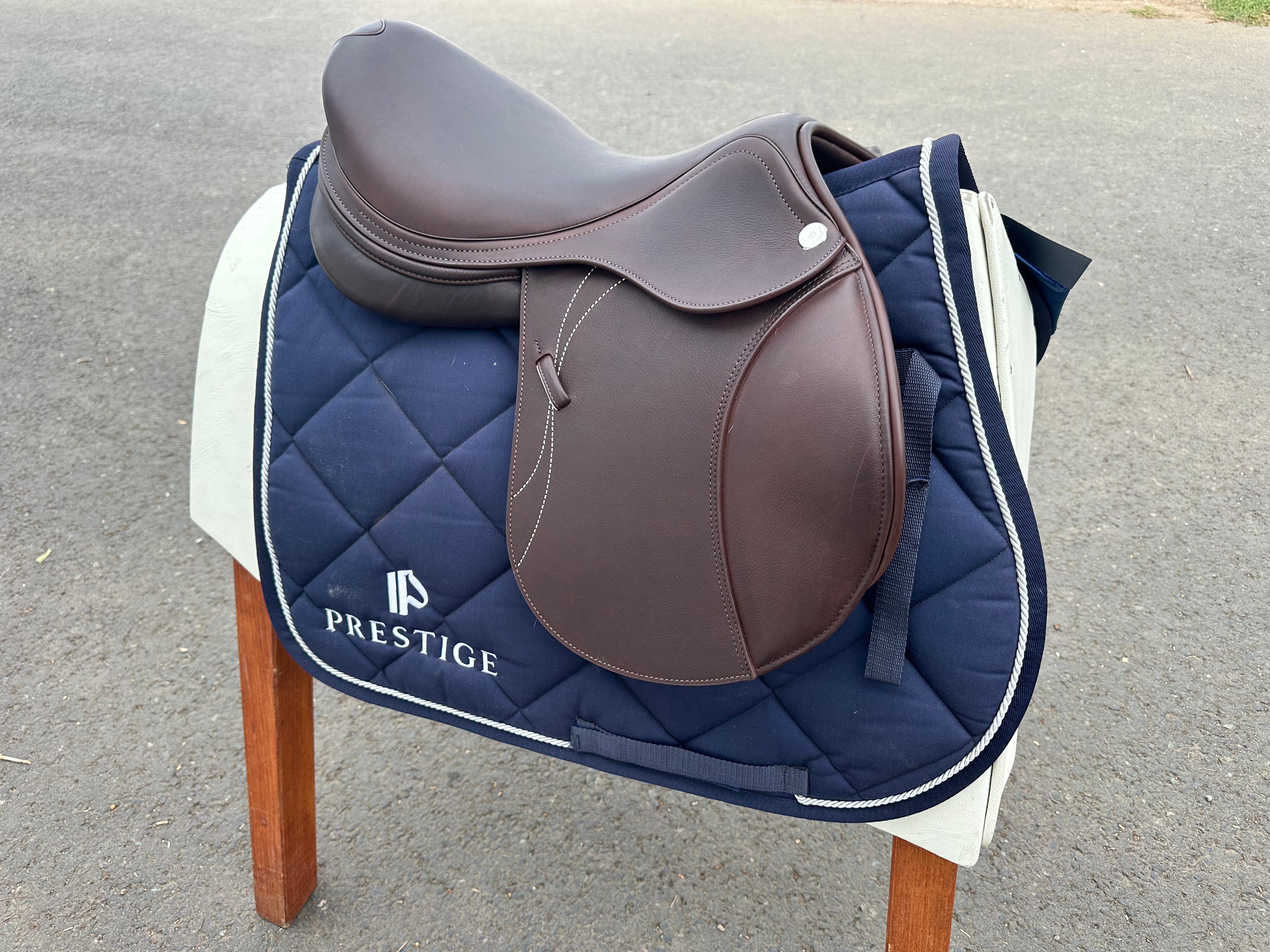Prestige Skyward Double Flap Jumping Saddle 1634 Tobacco Calfskin. New with warranty.